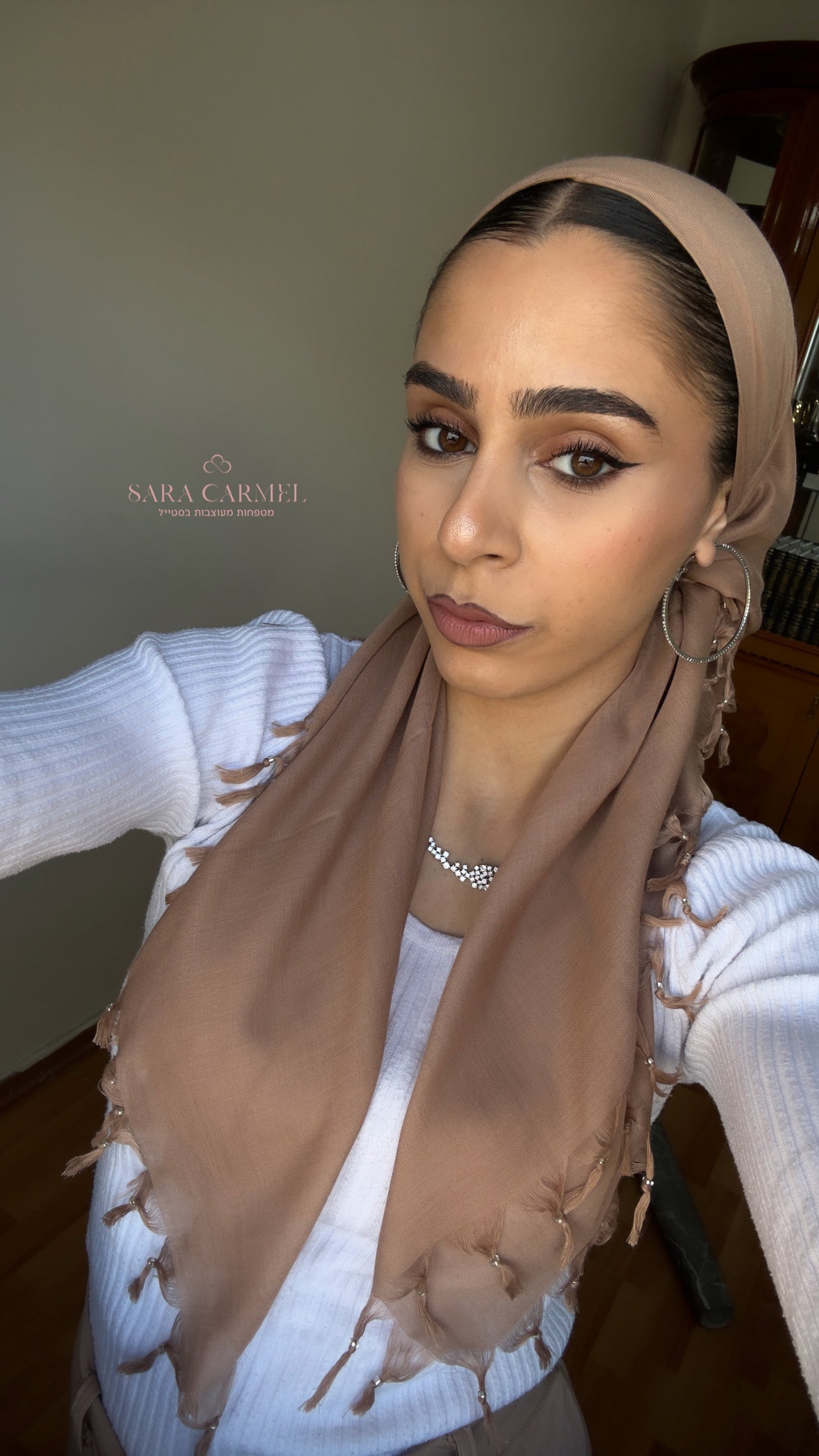 מרובעת חרוזים-בז