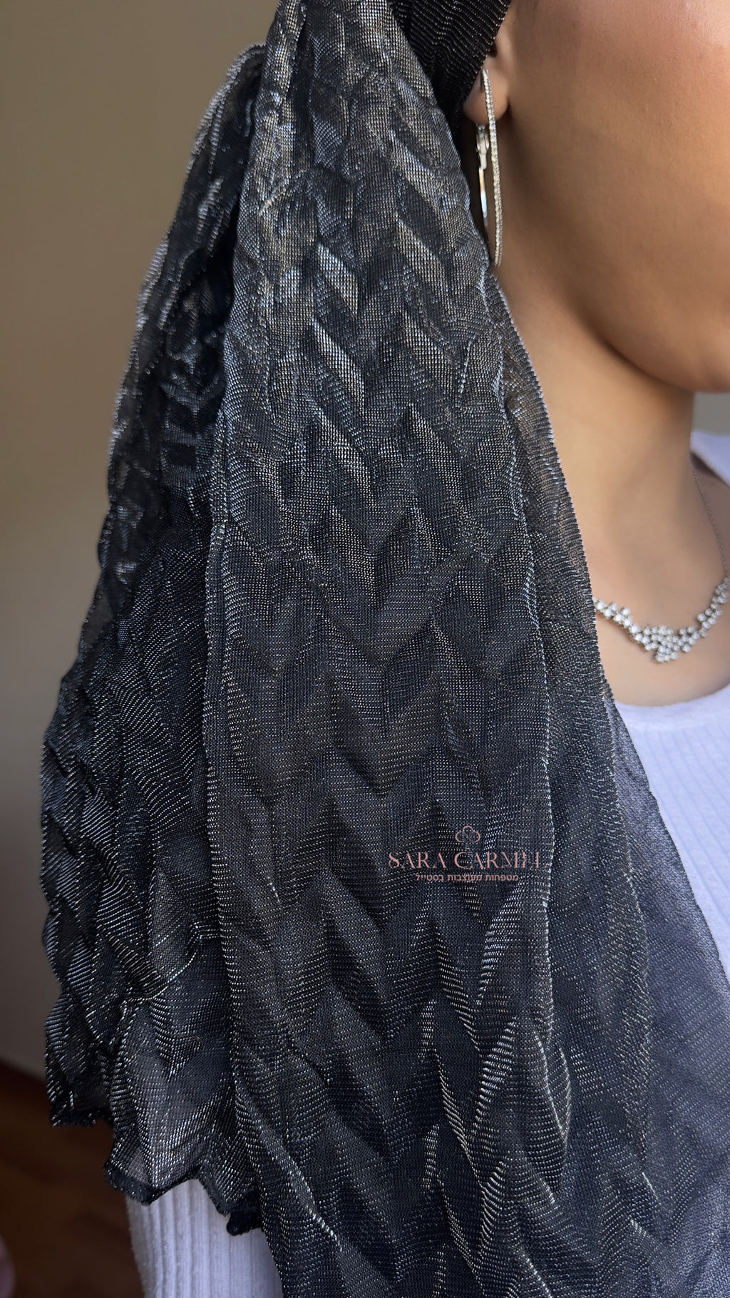 מטפחת טול גלים-שחור כסוף