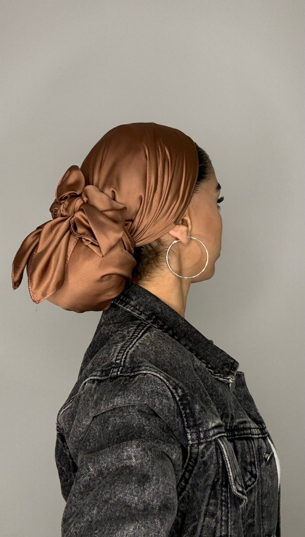 מרובעת משי-חום